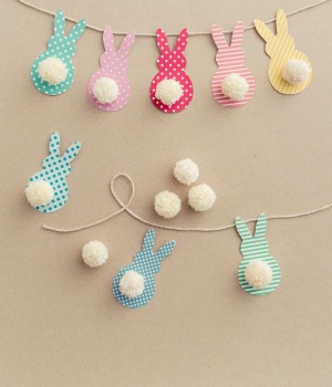 DIY-Bunny-Tail-Easter-Garland